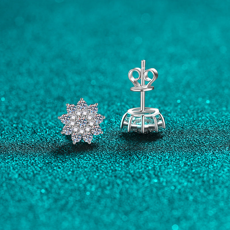 925 Sterling Silver Moissanite Zircon Stud Earrings.